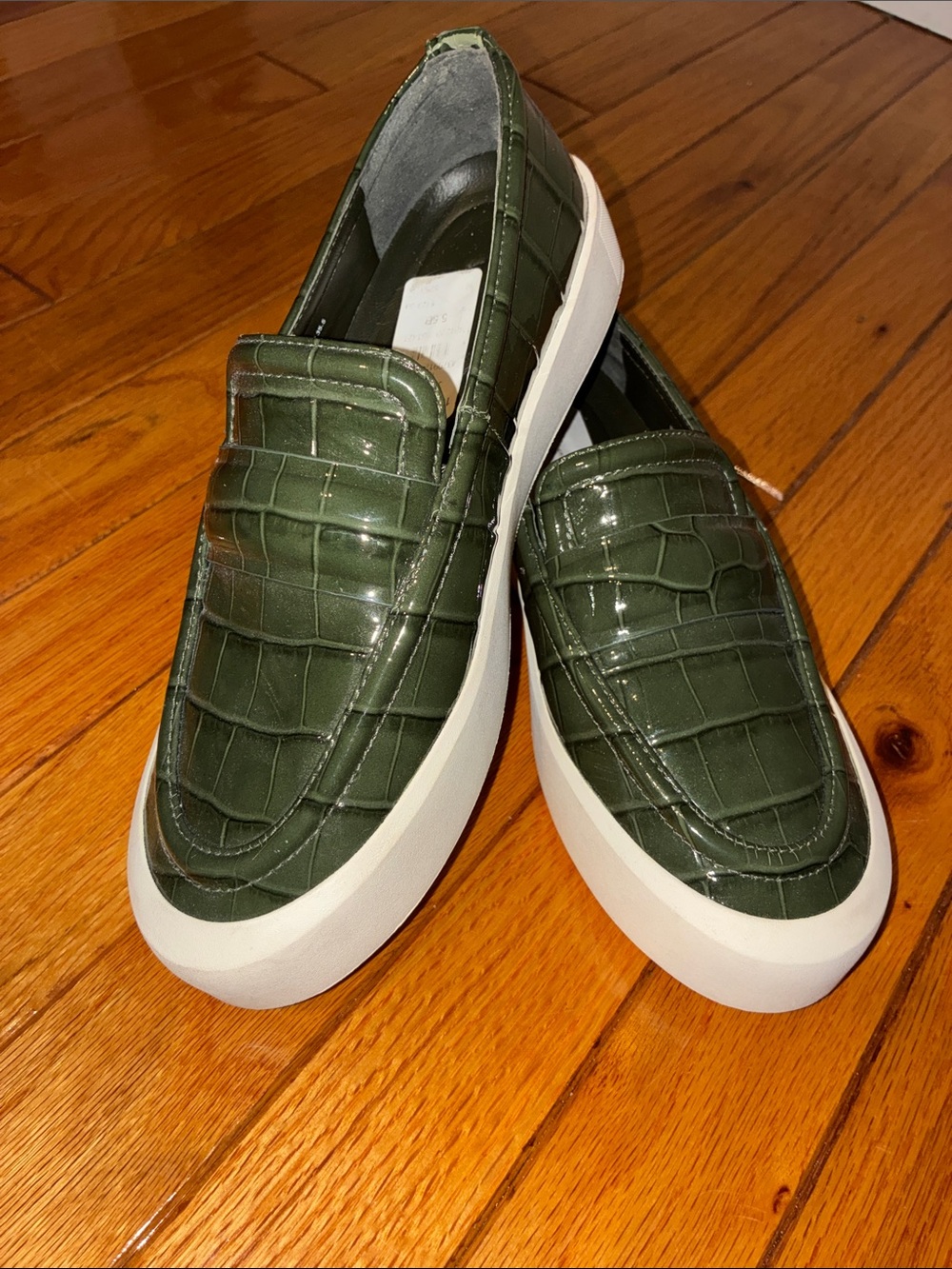 Vince women’s Green Croc-Embossed Slip-On Sneakers
